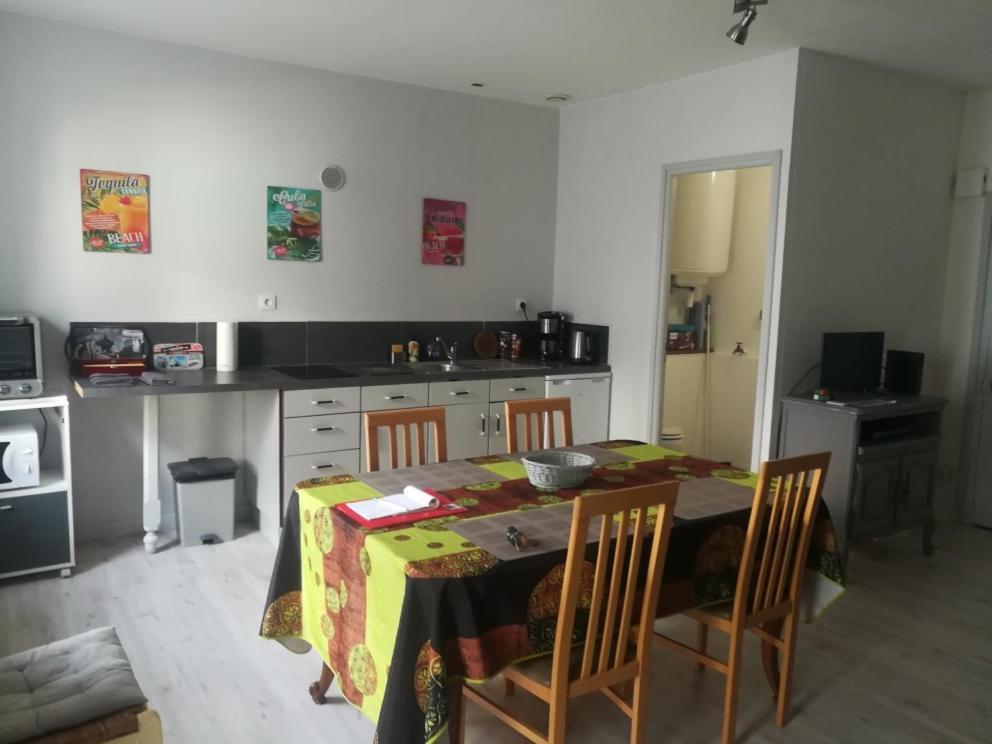 Appartamento Logis Des Chouans Les Landes-Genusson Esterno foto
